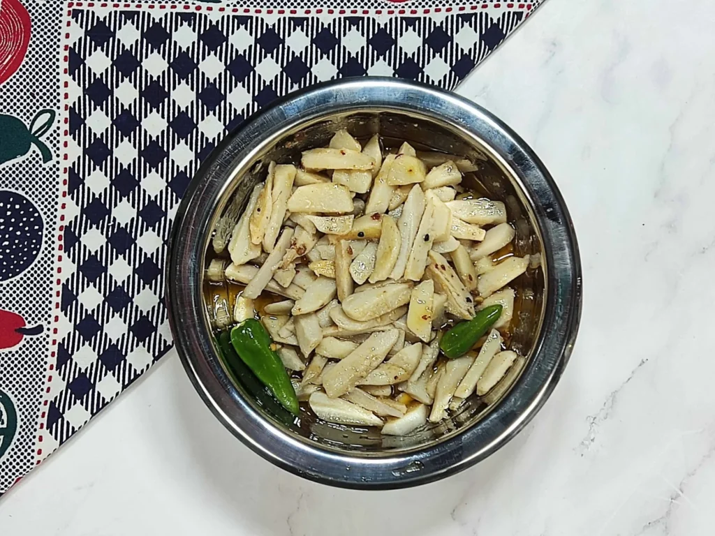 Arvi ki Bhujiya - Taro Root Curry