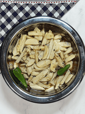 Arvi ki bhujiya - taro root curry
