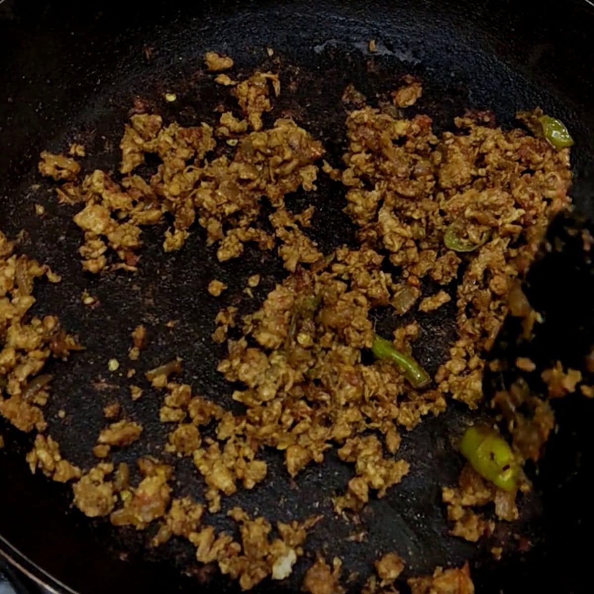 steps to make keema for stuffed naan  at home